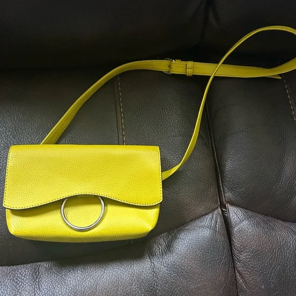New York &. Co. Yellow Belted Fanny Pack - Picture 9 of 13